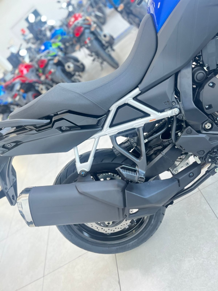 suzuki v-strom 800 adventure gasolina manual 2025