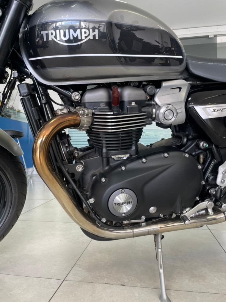 triumph speed twin 900 gasolina 202010