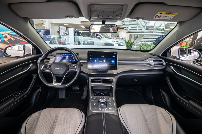 BYD KING 1.5 DM-I PHEV GL AUTOMÁTICO 14