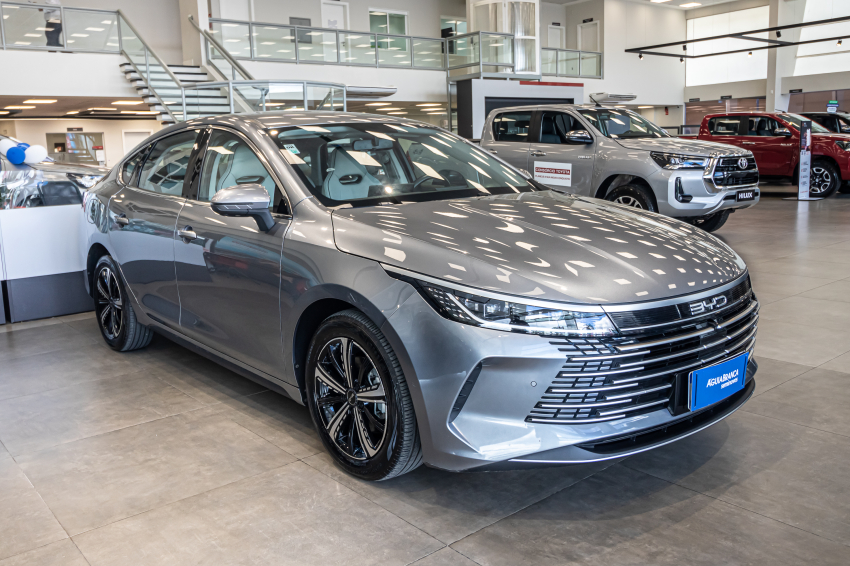BYD KING 1.5 DM-I PHEV GL AUTOMÁTICO 5