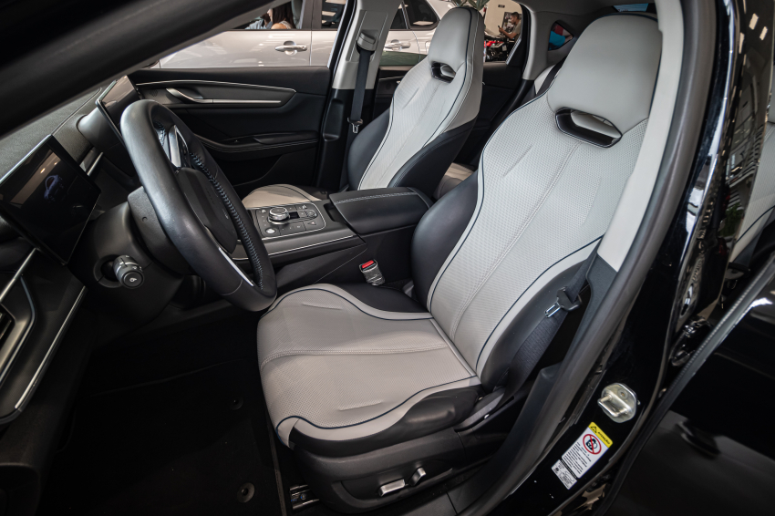 BYD KING 1.5 DM-I PHEV GL AUTOMÁTICO 13
