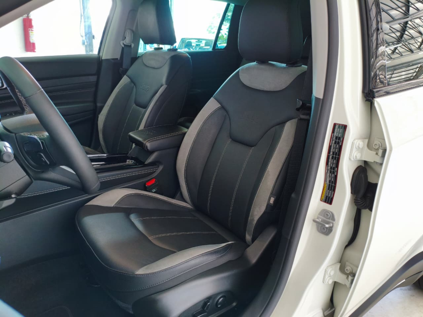 JEEP COMMANDER 1.3 T270 TURBO FLEX LIMITED AT6 18