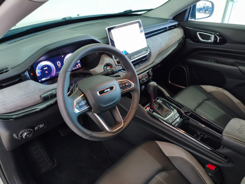 JEEP COMMANDER 1.3 T270 TURBO FLEX LIMITED AT6 12