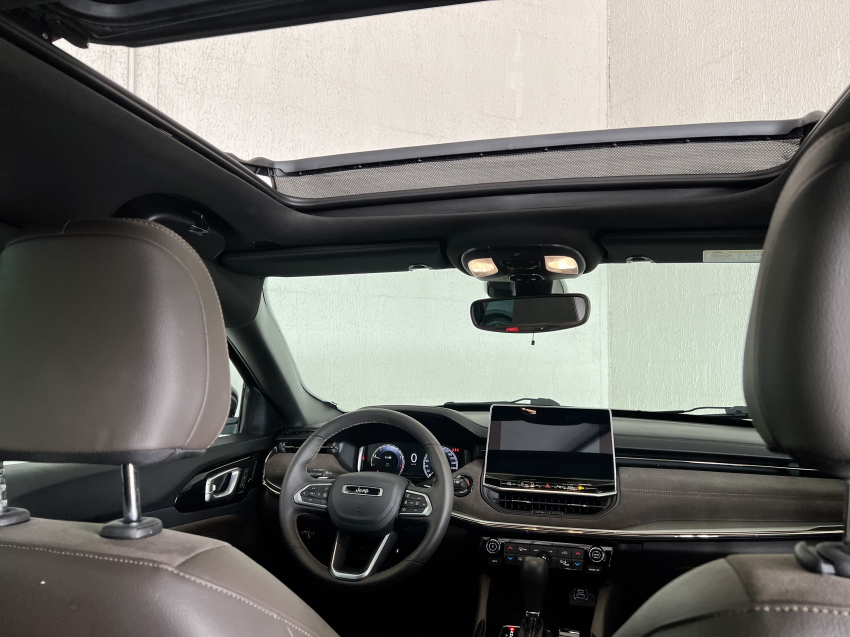 JEEP COMMANDER 2.0 HURRICANE 4 TURBO GASOLINA OVERLAND AT9 23