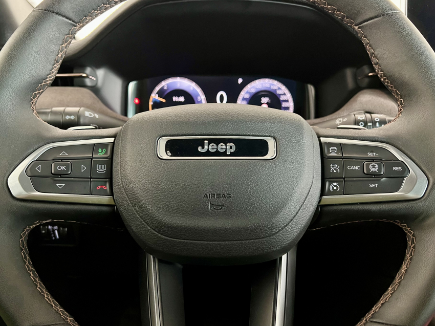 JEEP COMMANDER 2.0 HURRICANE 4 TURBO GASOLINA OVERLAND AT9 16