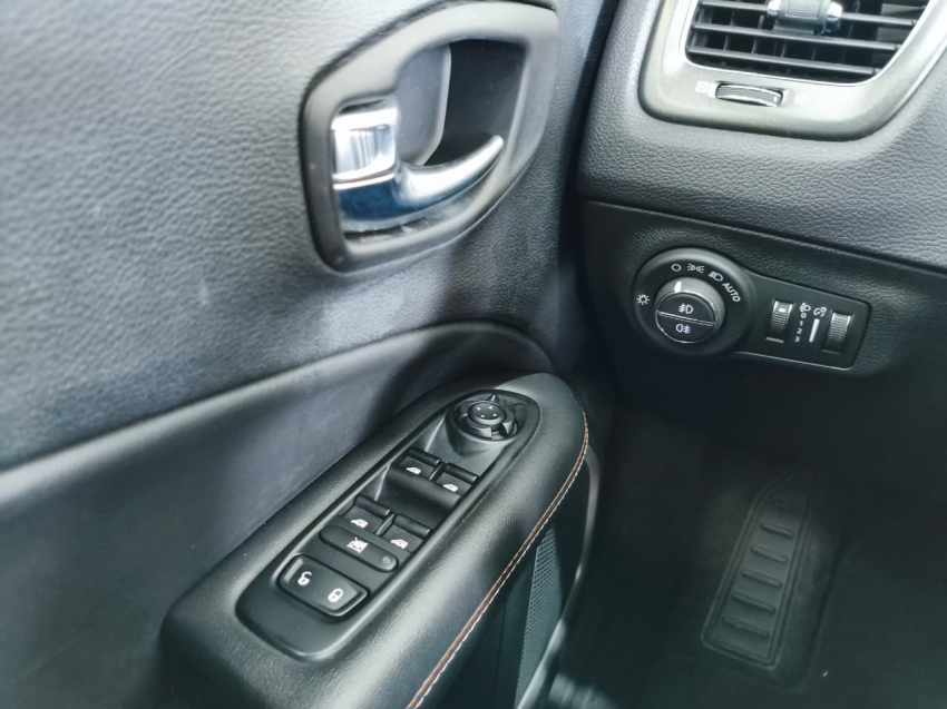 JEEP COMPASS 2.0 16V FLEX SPORT AUTOMÁTICO 20