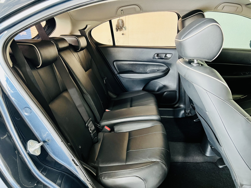 Honda CITY 1.5 i-VTEC FLEX HATCH EXL CVT 23