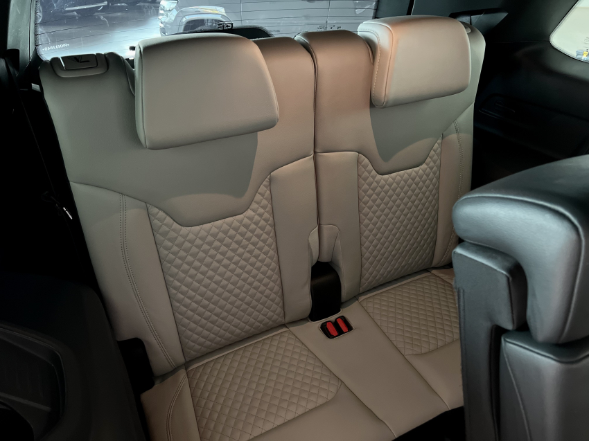 JEEP COMMANDER 1.3 T270 TURBO FLEX OVERLAND AT6 23