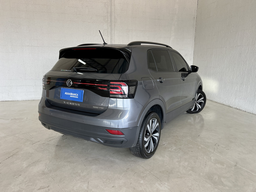 Volkswagen T-CROSS 1.0 200 TSI TOTAL FLEX AUTOMÁTICO 10