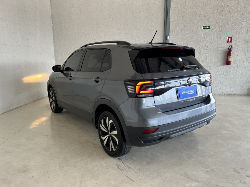 Volkswagen T-CROSS 1.0 200 TSI TOTAL FLEX AUTOMÁTICO 7