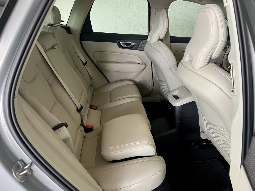 Volvo XC60 2.0 T8 PHEV ULTRA AWD GEARTRONIC 23