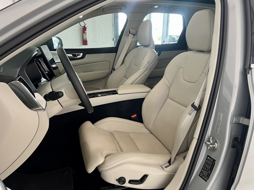 Volvo XC60 2.0 T8 PHEV ULTRA AWD GEARTRONIC 21