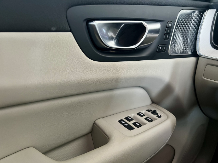 Volvo XC60 2.0 T8 PHEV ULTRA AWD GEARTRONIC 20