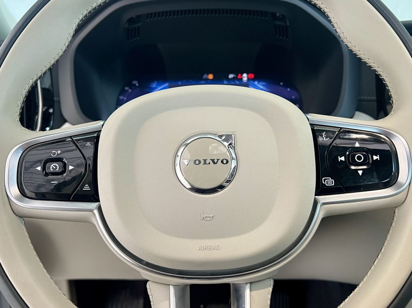 Volvo XC60 2.0 T8 PHEV ULTRA AWD GEARTRONIC 18