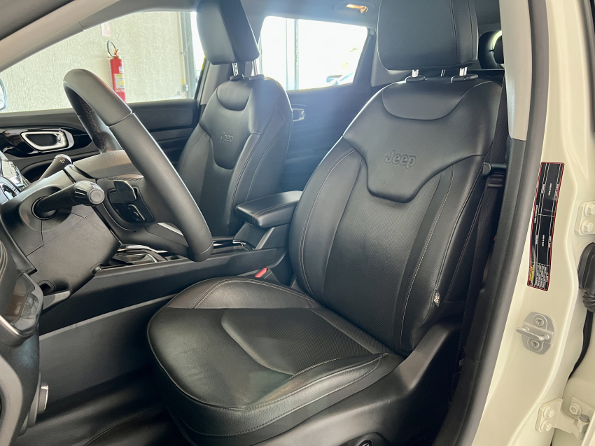 JEEP COMPASS 1.3 T270 TURBO FLEX LIMITED AT6 19