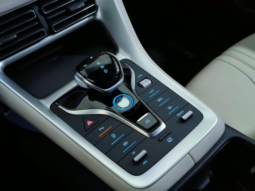 BYD SONG PRO 1.5 DM-I HÍBRIDO GL AUTOMÁTICO 18