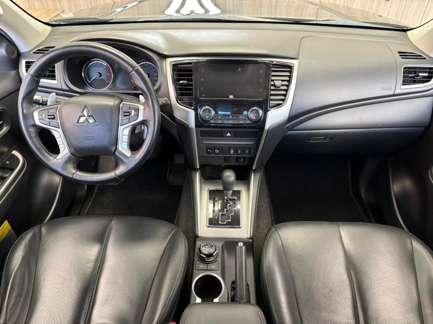 mitsubishi l200 triton 2.4 16v turbo diesel sport hpe-s cd 4p 4x4 automatico 2023