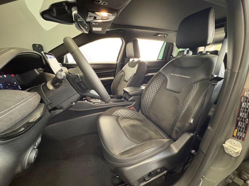 jeep commander 2.0 hurricane 4 turbo gasolina blackhawk at9 5p automatico 202516