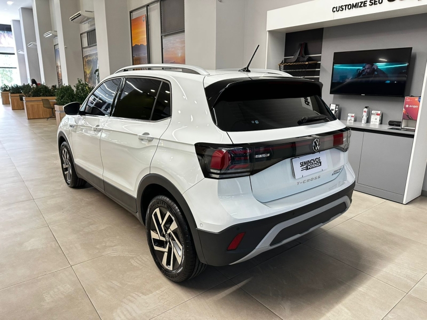volkswagen t-cross 1.4 250 tsi total flex highline at 25/26 seminovo5