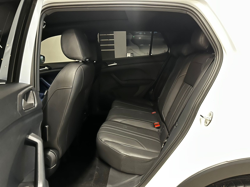 volkswagen t-cross 1.4 250 tsi total flex highline at 25/26 seminovo11