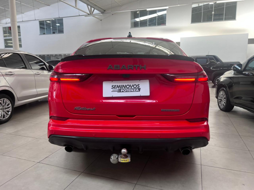 fiat fastback 1.3 turbo 270 flex abarth at6 24/25 seminovo4