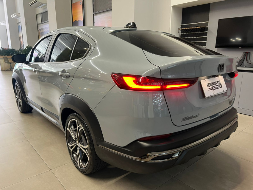 fiat fastback 1.3 turbo 270 flex limited edition at6 23/23 seminovo5