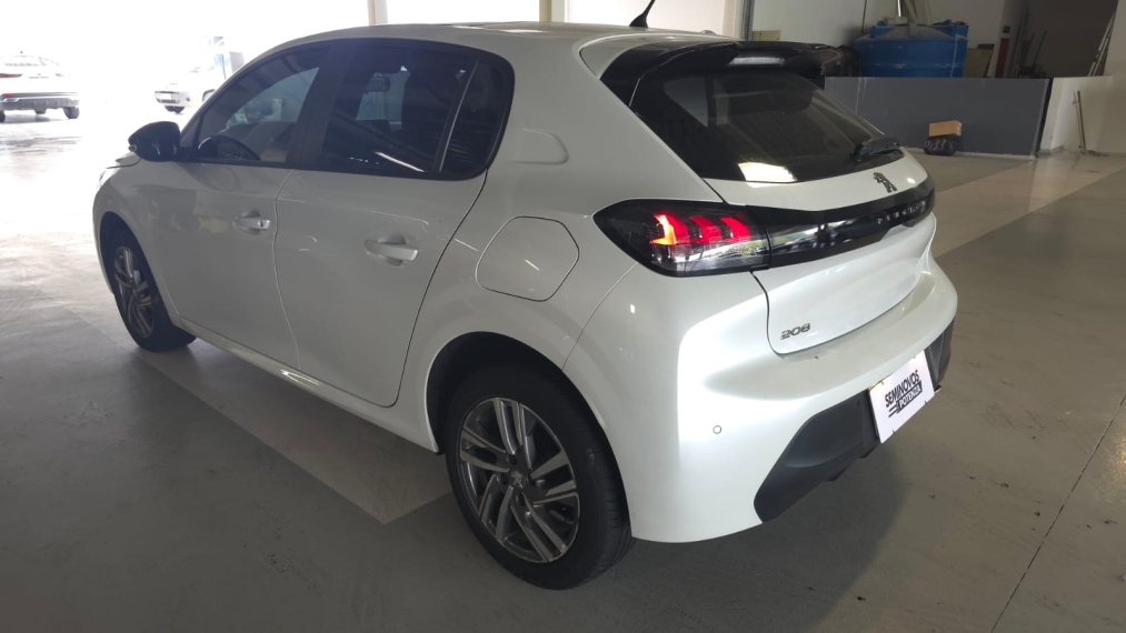 peugeot 208 1.6 16v flex griffe at6 21/22 seminovo4