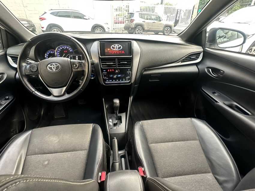 toyota yaris 1.5 16v flex xs multidrive 24/25 seminovo7