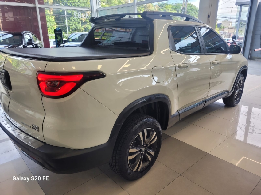 fiat toro 1.3 turbo 270 flex freedom at6 23/24 seminovo3