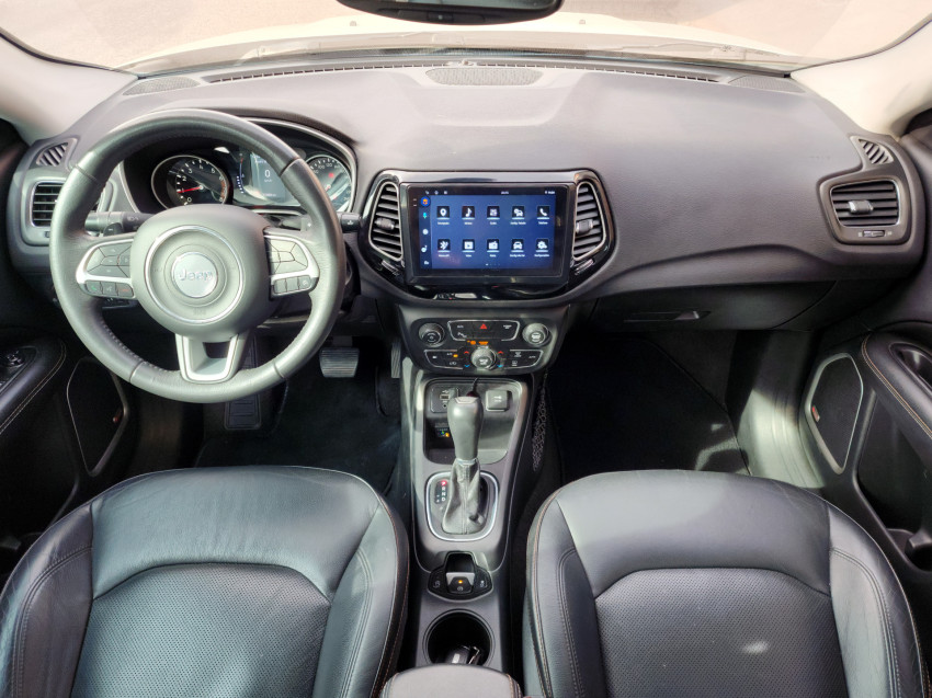 jeep compass 2.0 16v flex longitude at 17/18 seminovo7
