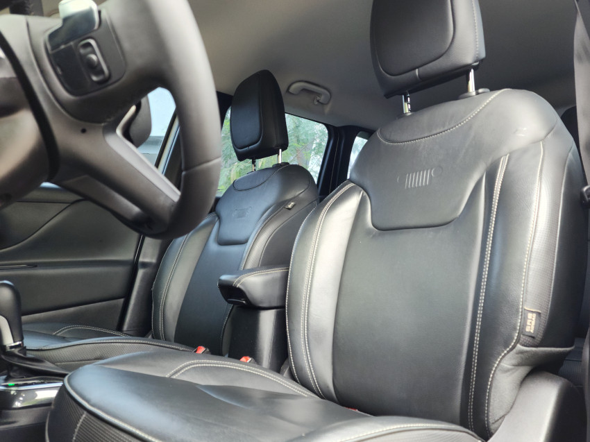 jeep renegade 1.3 t270 turbo flex longitude at6 23/24 seminovo6