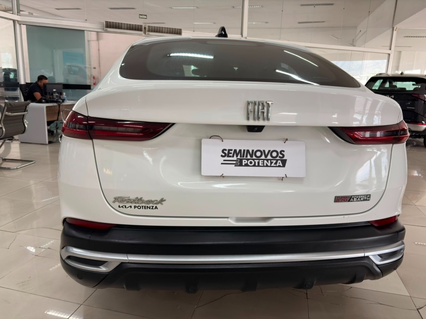 fiat fastback 1.3 turbo 270 flex limited edition at6 24/25 seminovo4