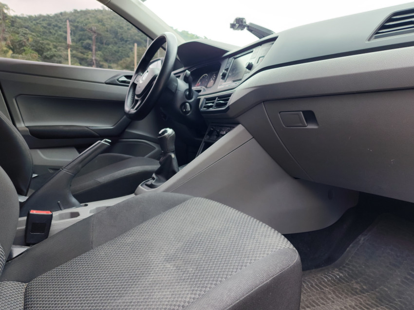 volkswagen polo 1.0 mpi total flex man 18/19 seminovo12