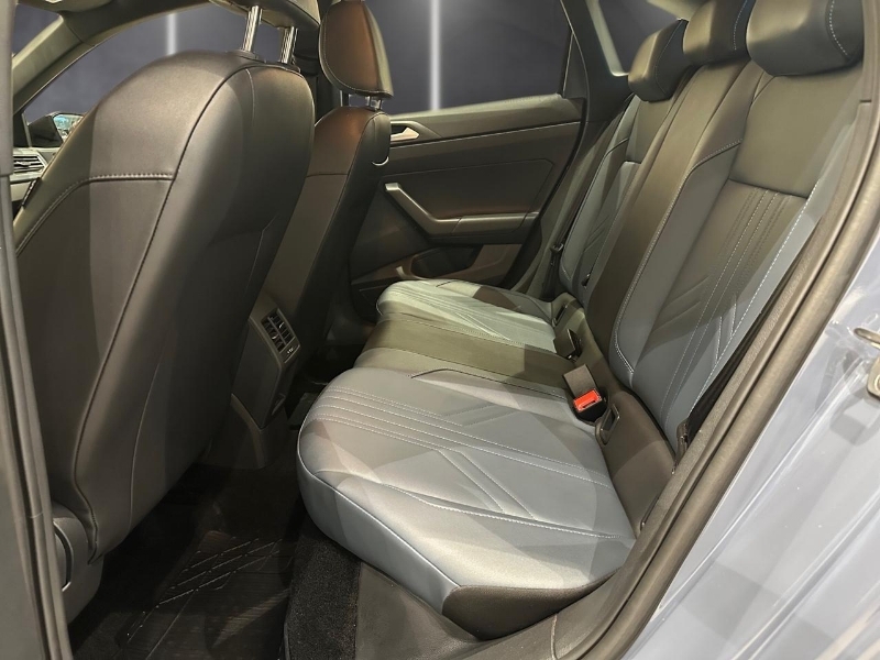 volkswagen nivus 1.0 200 tsi total flex highline automatico 4p 202510