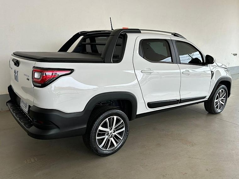 fiat strada 1.3 firefly flex volcano cd cvt 4p automatico 2023