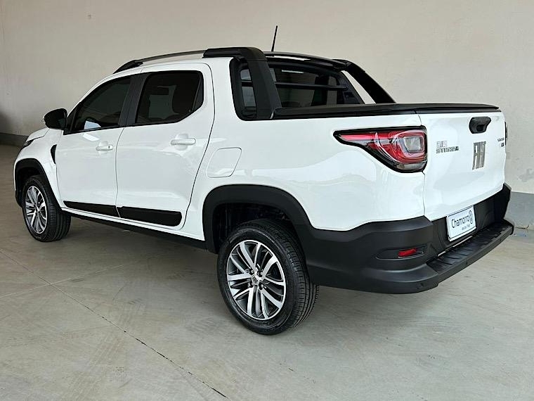 fiat strada 1.3 firefly flex volcano cd cvt 4p automatico 2023