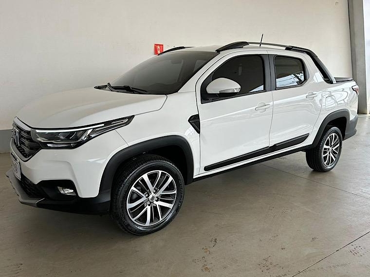 fiat strada 1.3 firefly flex volcano cd cvt 4p automatico 2023