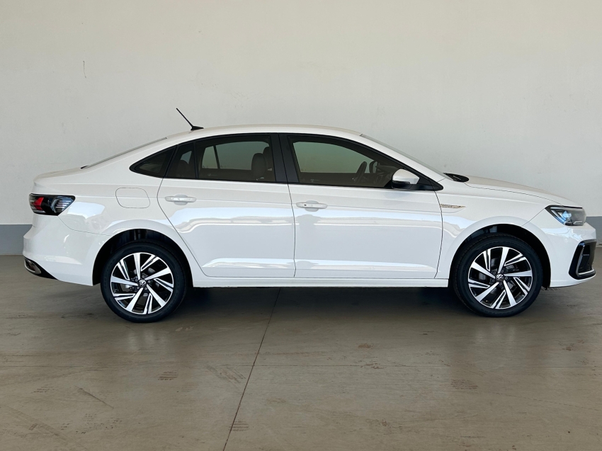 volkswagen virtus 1.0 200 tsi highline automatico flex 4p 2024