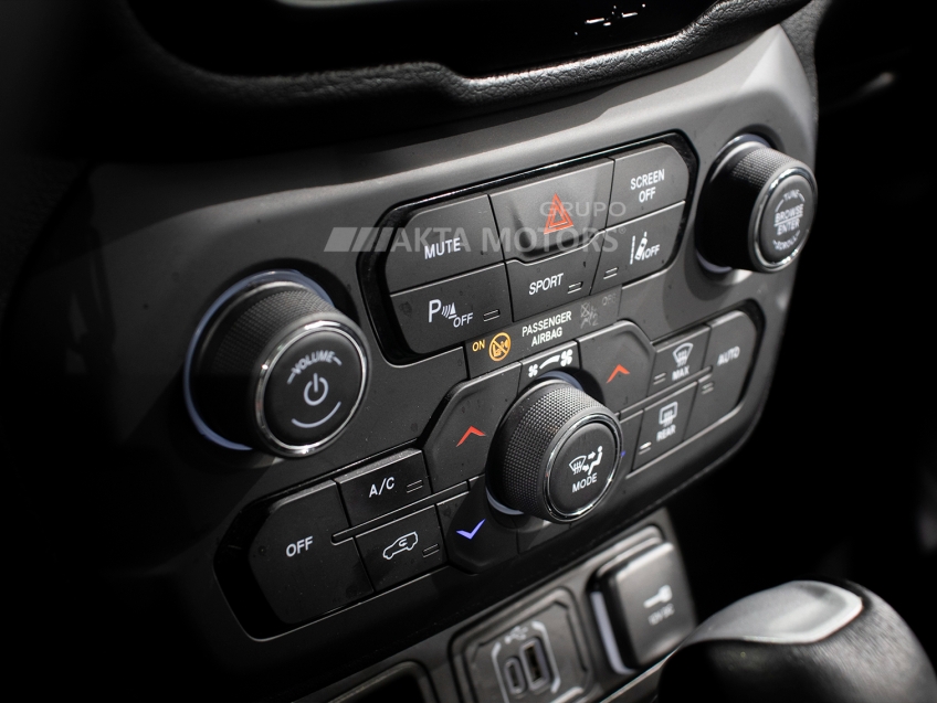 jeep renegade 1.3 t270 turbo flex longitude at6 4p automatico 2025