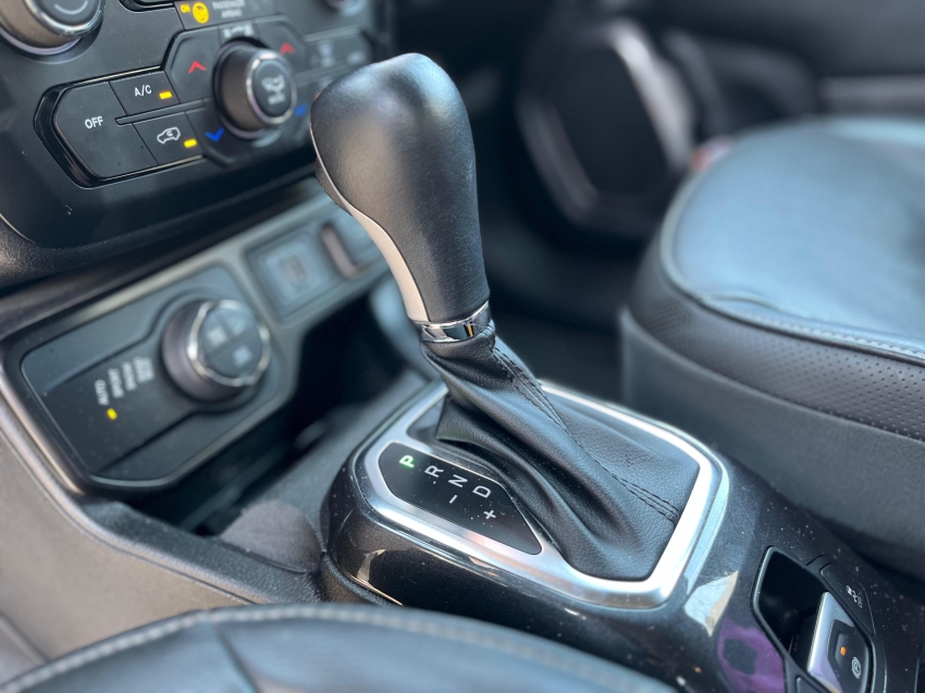 jeep renegade 1.3 t270 turbo flex s 4x4 at9 4p automatico 2024
