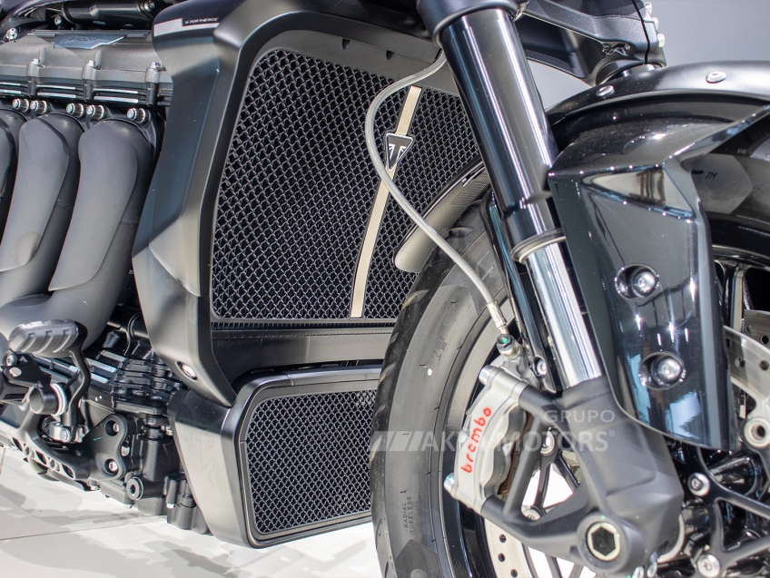 triumph rocket iii storm gt 2300 gasolina manual 2025