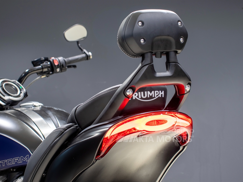 triumph rocket iii storm gt 2300 gasolina manual 2025