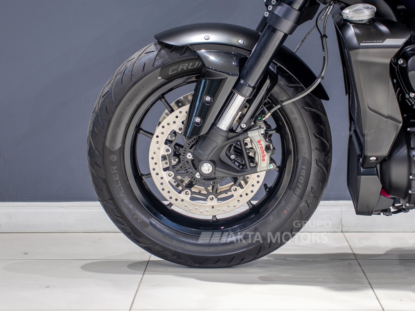 triumph rocket iii storm gt 2300 gasolina manual 2025