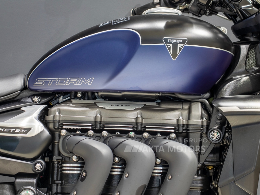 triumph rocket iii storm gt 2300 gasolina manual 2025