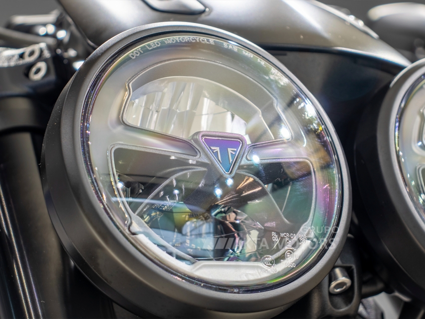 triumph rocket iii storm gt 2300 gasolina manual 2025