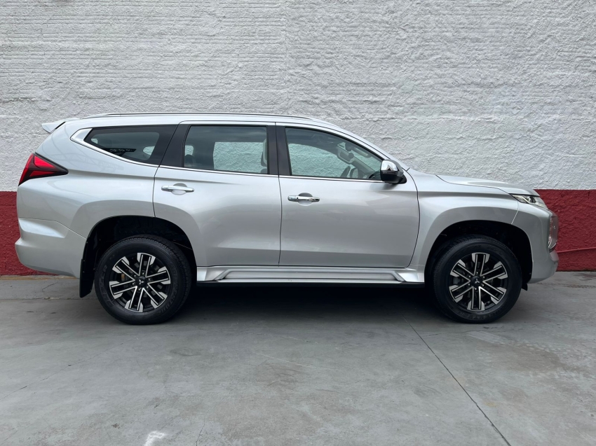 pajero sport hpe 2022
