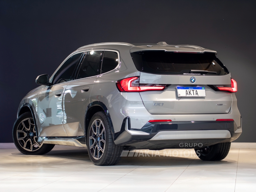 bmw ix1 eletrico edrive20 x line 1.3 4p automatico 202517