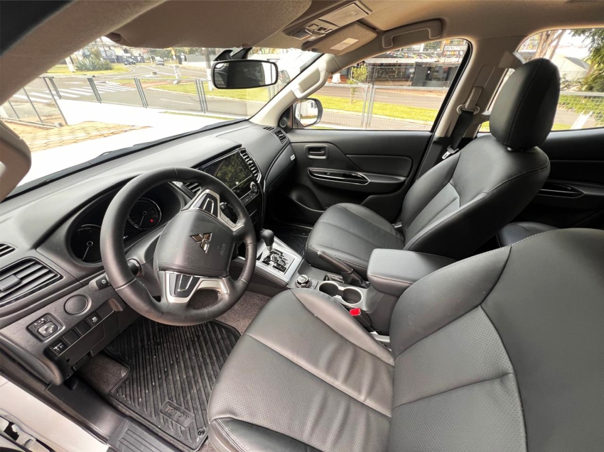 mitsubishi l200 triton 2.4 16v turbo diesel sport outdoor plus cd 4p 4x4 automatico manual 2025