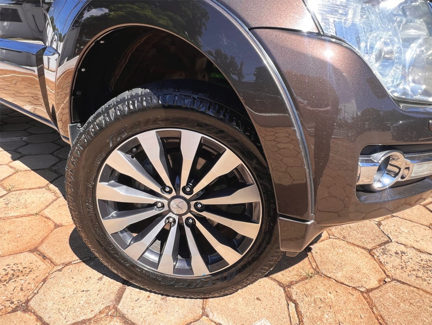 mitsubishi pajero full 3.2 hpe 4x4 16v turbo intercooler diesel 4p automatico manual 2019