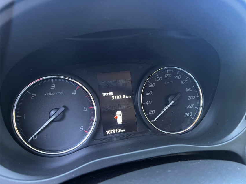 mitsubishi outlander 2.2 mivec di-d diesel hpe-s awd automatico 1.6 5p manual 2019